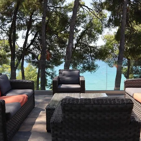 Villa Paradise Estate